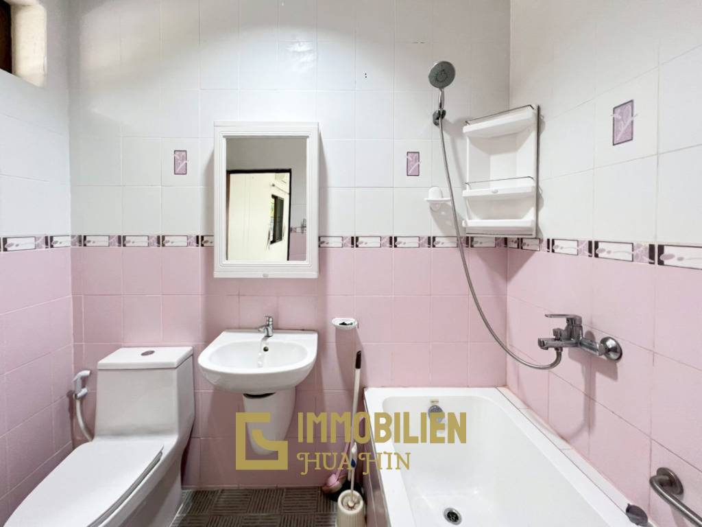 Proche de la ville / piscine privée / 3 chambres + 3 salles de bain
