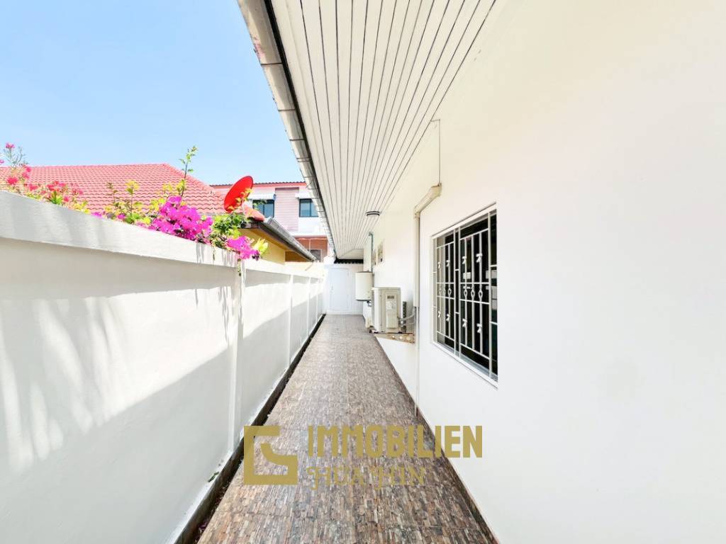 Proche de la ville / piscine privée / 3 chambres + 3 salles de bain