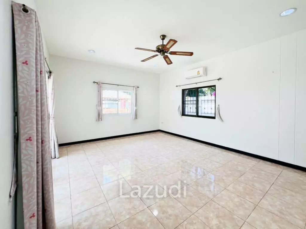3 bed 3 bath pool villa in Nong Khae Hua Hin