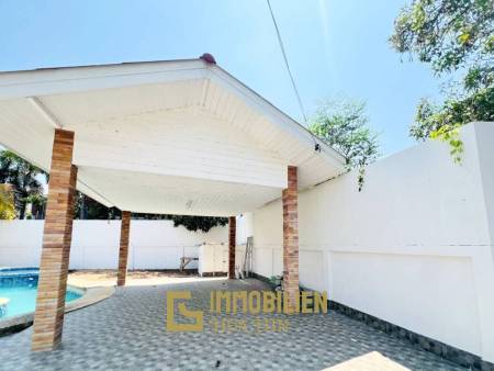 Proche de la ville / piscine privée / 3 chambres + 3 salles de bain