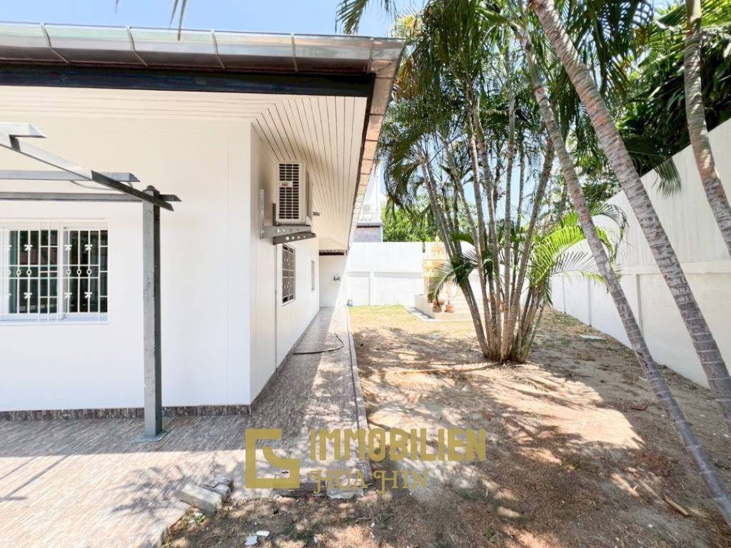 Proche de la ville / piscine privée / 3 chambres + 3 salles de bain