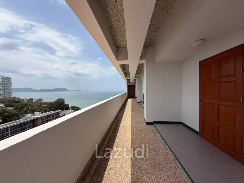 Newly Renovated 2-Bedroom Grandview Jomtien