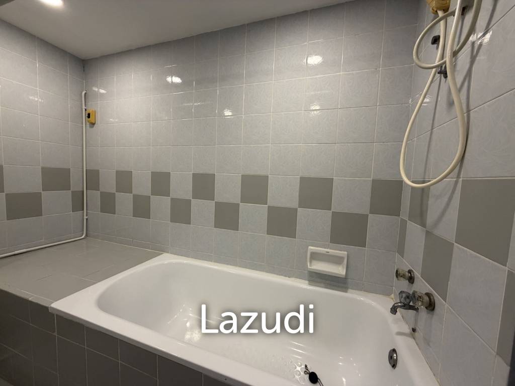 Newly Renovated 2-Bedroom Grandview Jomtien