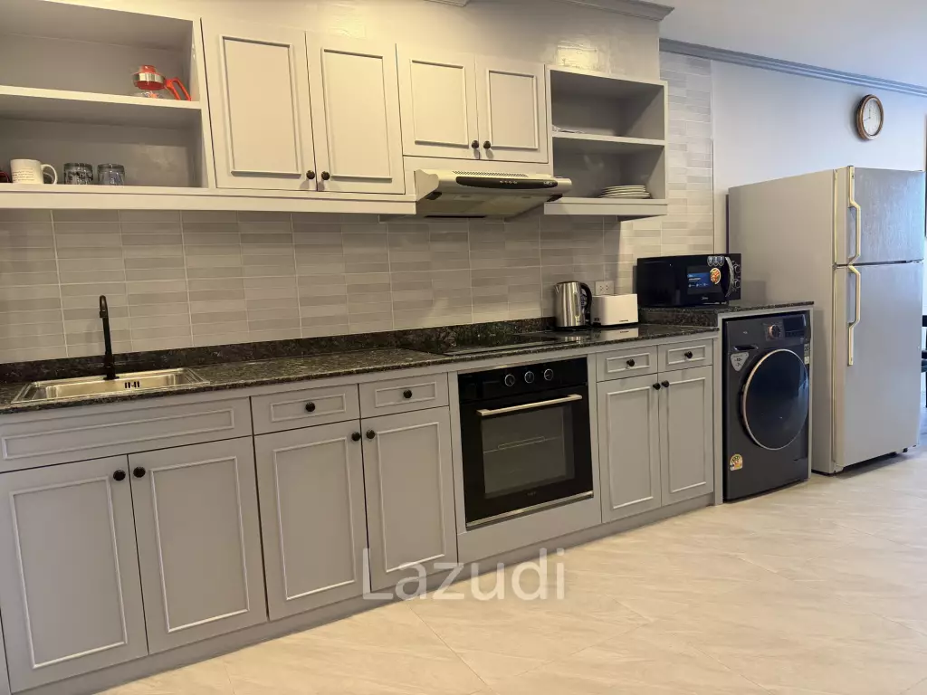 Newly Renovated 2-Bedroom Grandview Jomtien