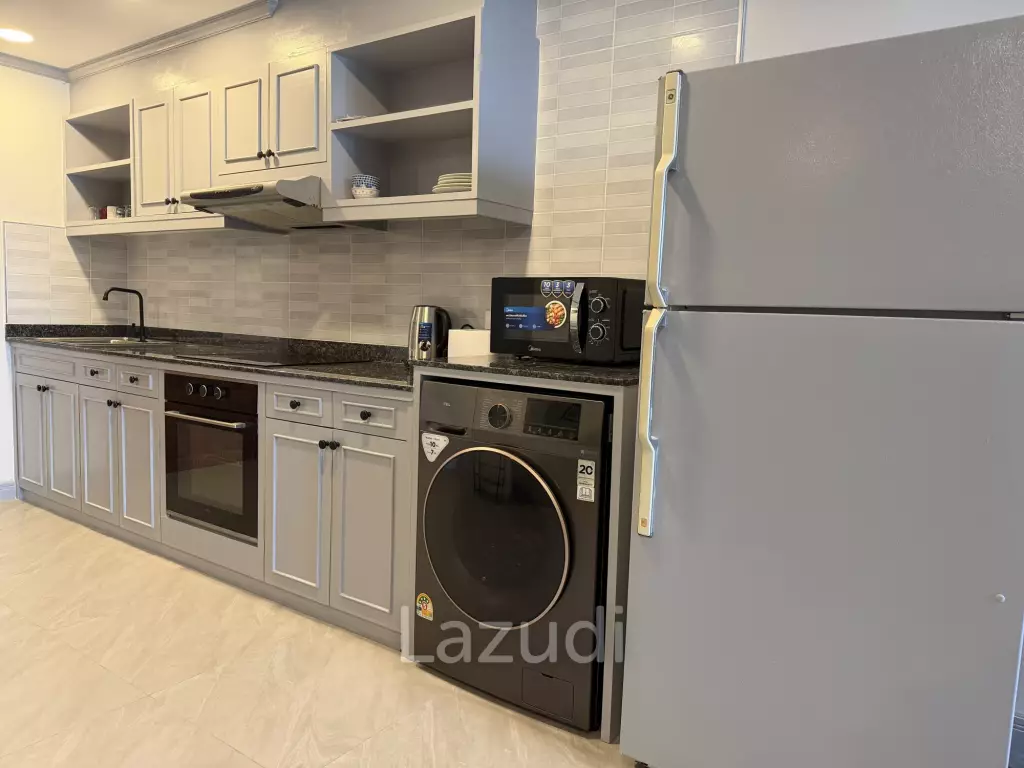 Newly Renovated 2-Bedroom Grandview Jomtien