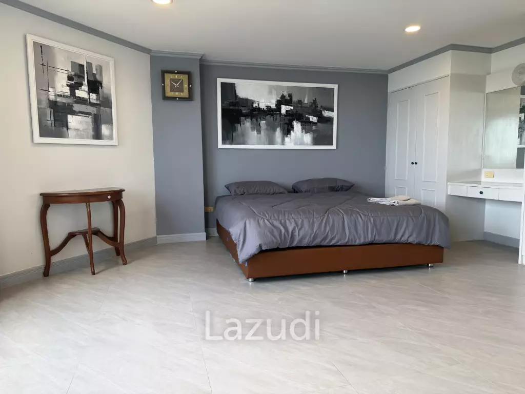Newly Renovated 2-Bedroom Grandview Jomtien