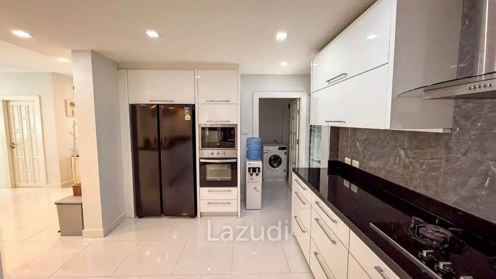 Large 5-Bedroom House for Rent Greenfield Villa