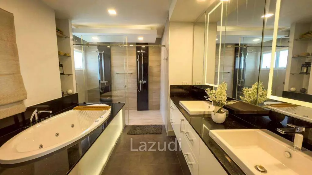 Large 5-Bedroom House for Rent Greenfield Villa