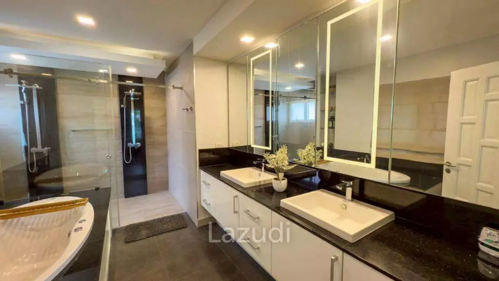 Large 5-Bedroom House for Rent Greenfield Villa