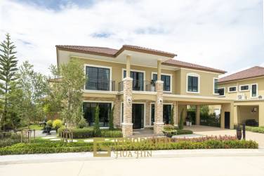 Villa Rossella - Classic European Design 4 Bed Villa with Pool in Supalai Lagoon