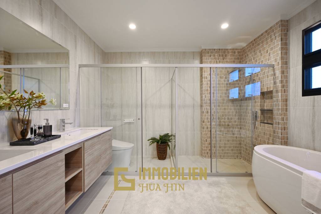 Villa Rossella – Villa au style européen avec 4 chambres et piscine dans le lac Supalai Lagoon