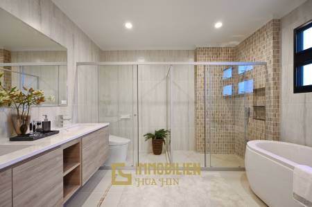 Villa Rossella – Villa au style européen avec 4 chambres et piscine dans le lac Supalai Lagoon