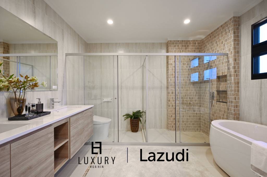 Villa Rossella – Villa im europäischen Stil mit 4 Schlafzimmern und Pool in der Supalai Lagoon Wohnanlage