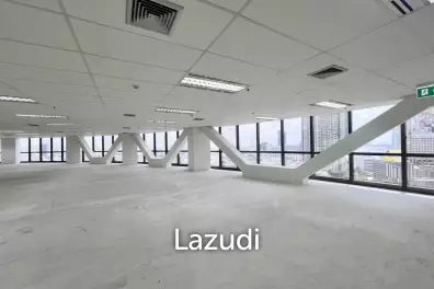 Premium Office for Rent in Silom – Bangrak   Elevate your business with a high-floor office on the 19th floor, offering stunning panoramic city views Only 5 minutes to the expressway – easy access across Bangkok