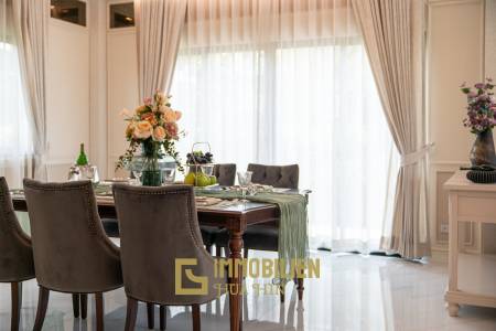 Villa Grosso – Villa de 295 m² avec 4 chambres dans le Supalai Lagoon Resort / Hua Hin