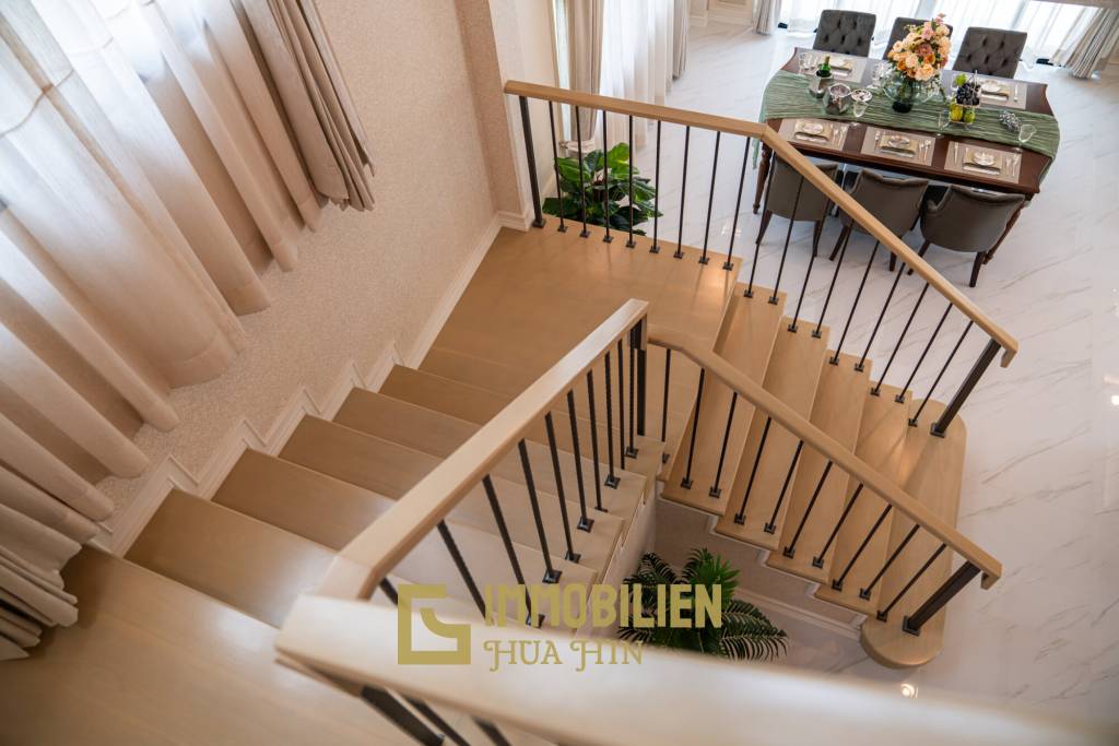 Villa Grosso – Villa de 295 m² avec 4 chambres dans le Supalai Lagoon Resort / Hua Hin