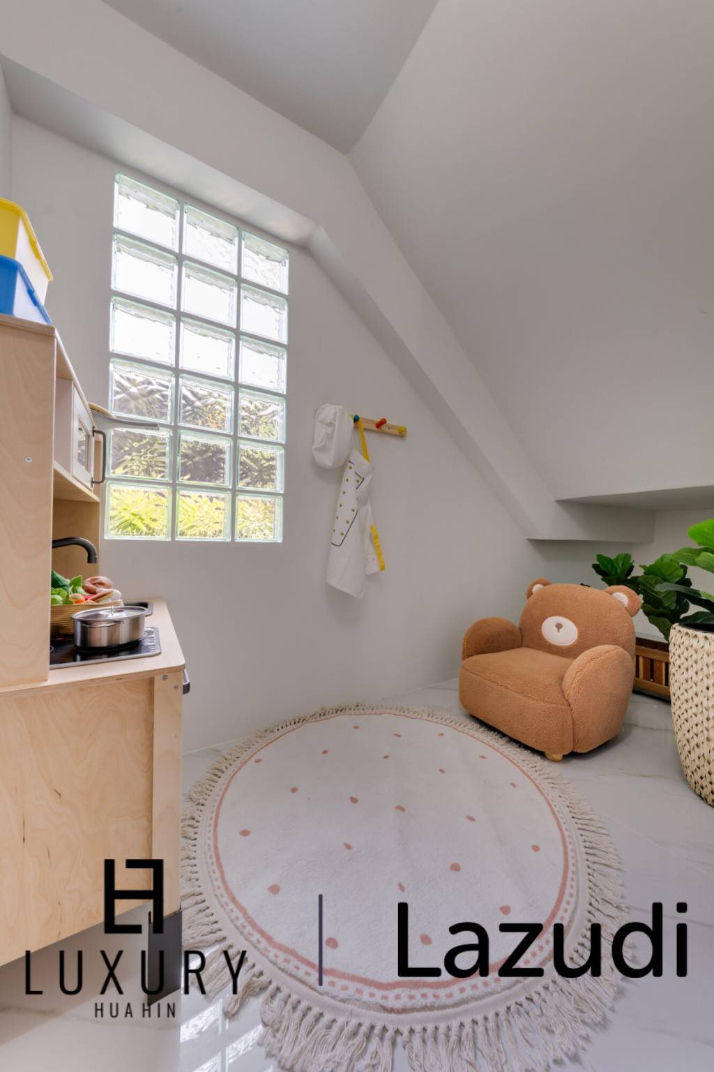 375 qm 4 Bett 6 Bad Villa Für Verkauf