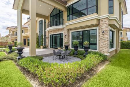 Villa Montana – La plus grande villa de 5 chambres du Supalai Lagoon Resort