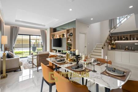 Villa Regina – Style européen classique : villa de 4 chambres dans le complexe Supalai Lagoon Resort, Hua Hin