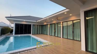 295 sqm Modern Courtyard Pool Villa in Hua Hin
