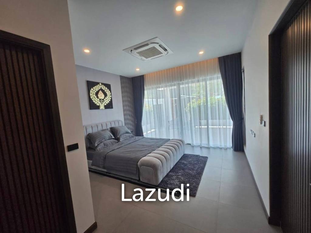 295 sqm Modern Courtyard Pool Villa in Hua Hin