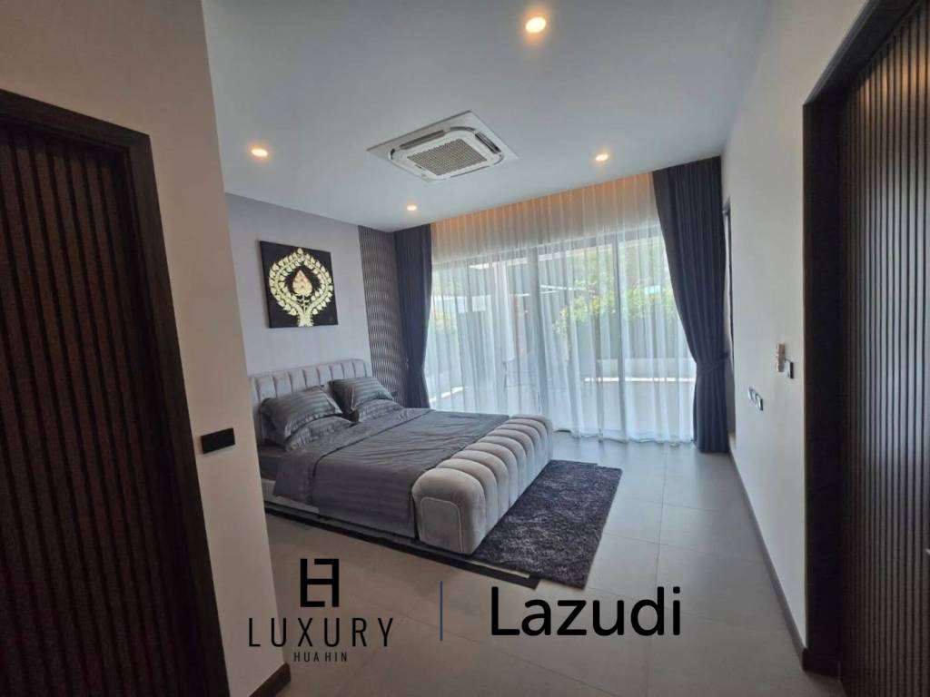 295 sqm Modern Courtyard Pool Villa in Hua Hin