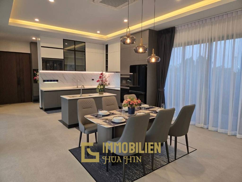 Жилая площадь 295 кв.м / 3 спальни + 4 ванные комнаты / частный бассейн