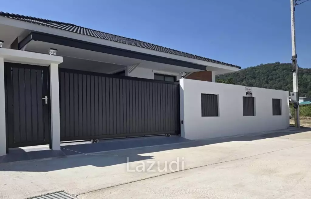 295 sqm Modern Courtyard Pool Villa in Hua Hin