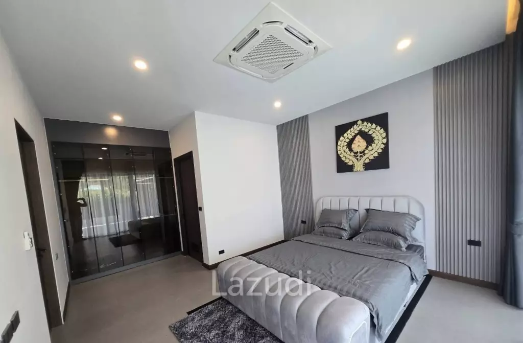295 sqm Modern Courtyard Pool Villa in Hua Hin