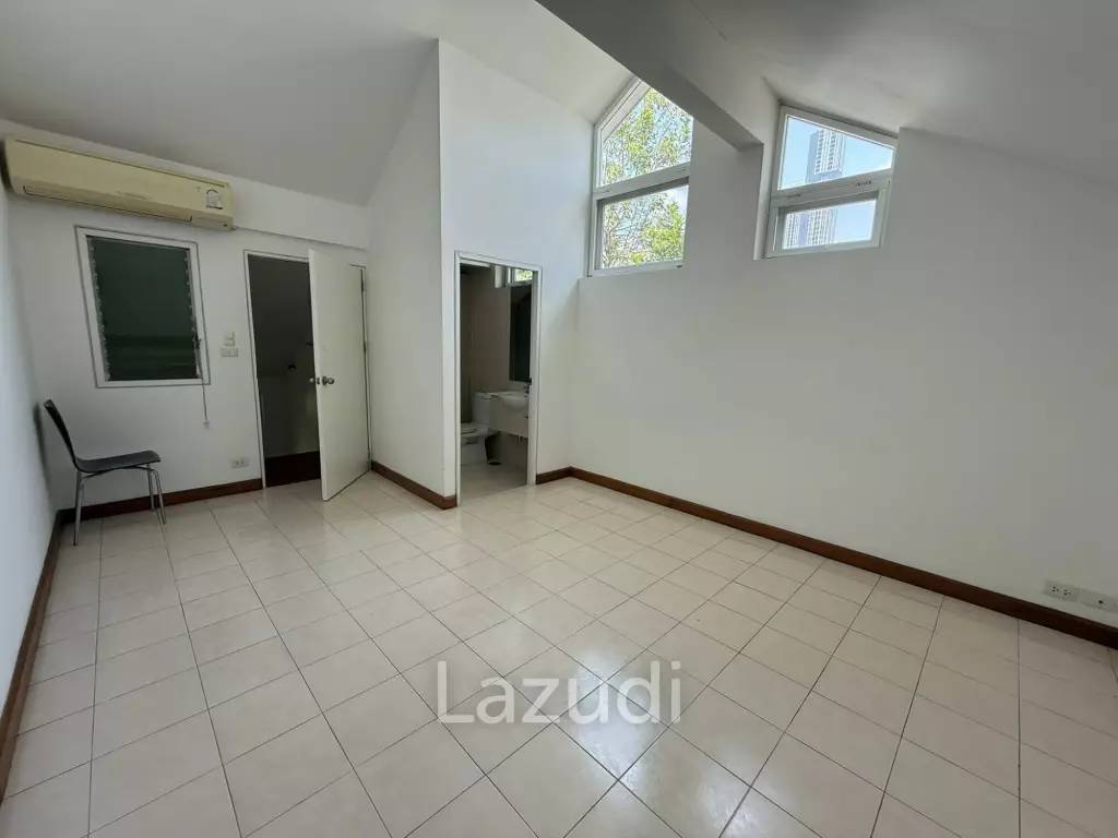 250 sqm Modern 3 Bed Detached Home with Pool in Khlong Tan Nuea Bangkok