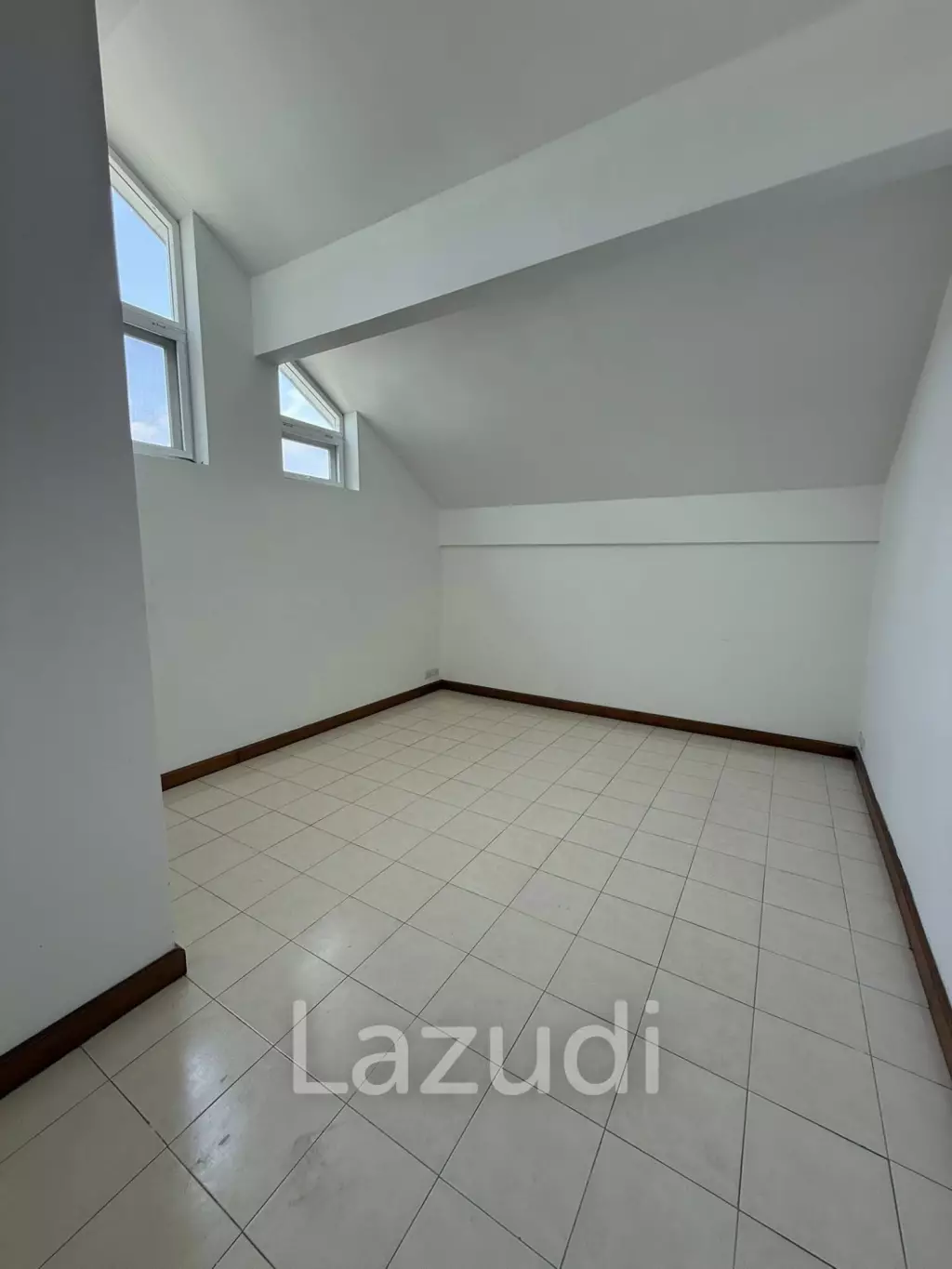 250 sqm Modern 3 Bed Detached Home with Pool in Khlong Tan Nuea Bangkok