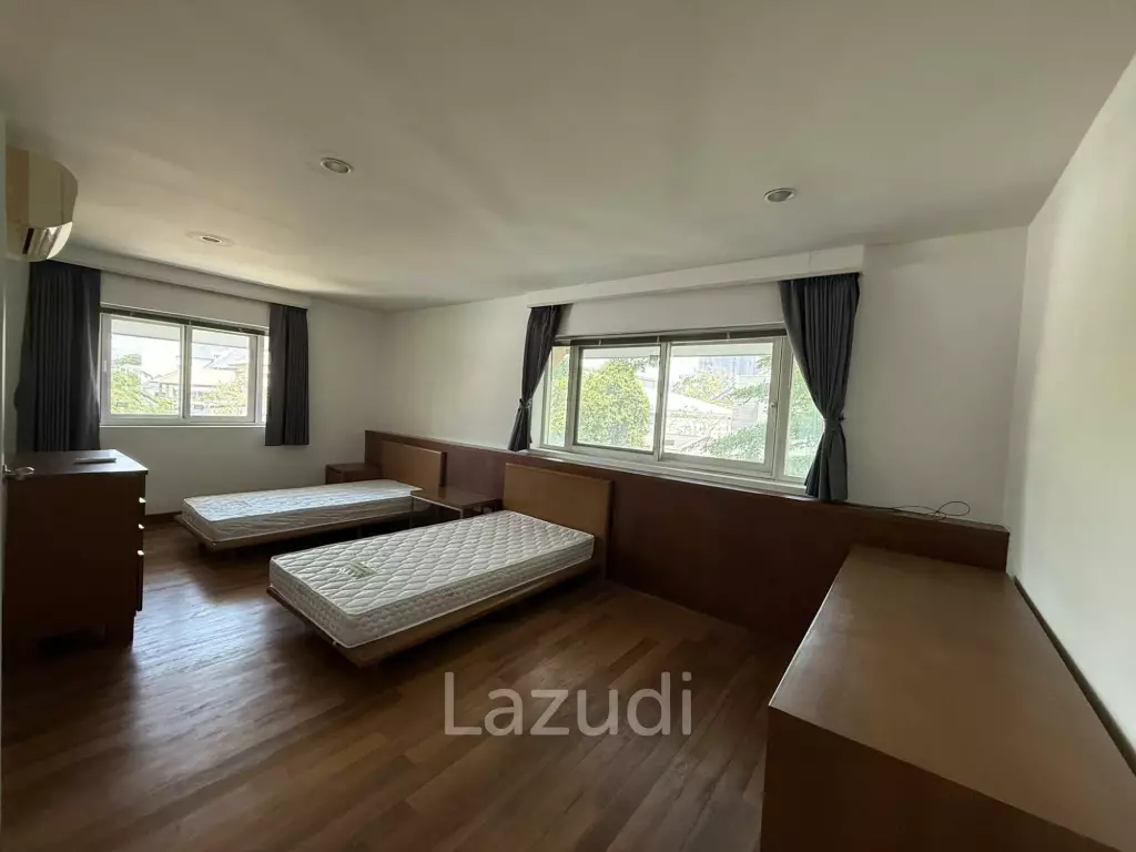 250 sqm Modern 3 Bed Detached Home with Pool in Khlong Tan Nuea Bangkok