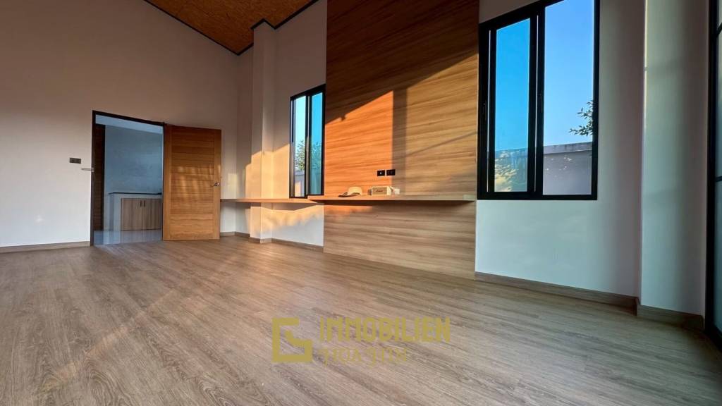 Endroit calme / vue sur la montagne / entièrement meublé