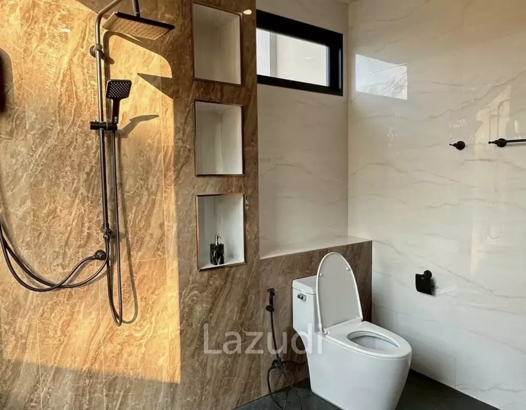 Modern 1 Bedroom Villa with Jacuzzi in Pran Buri