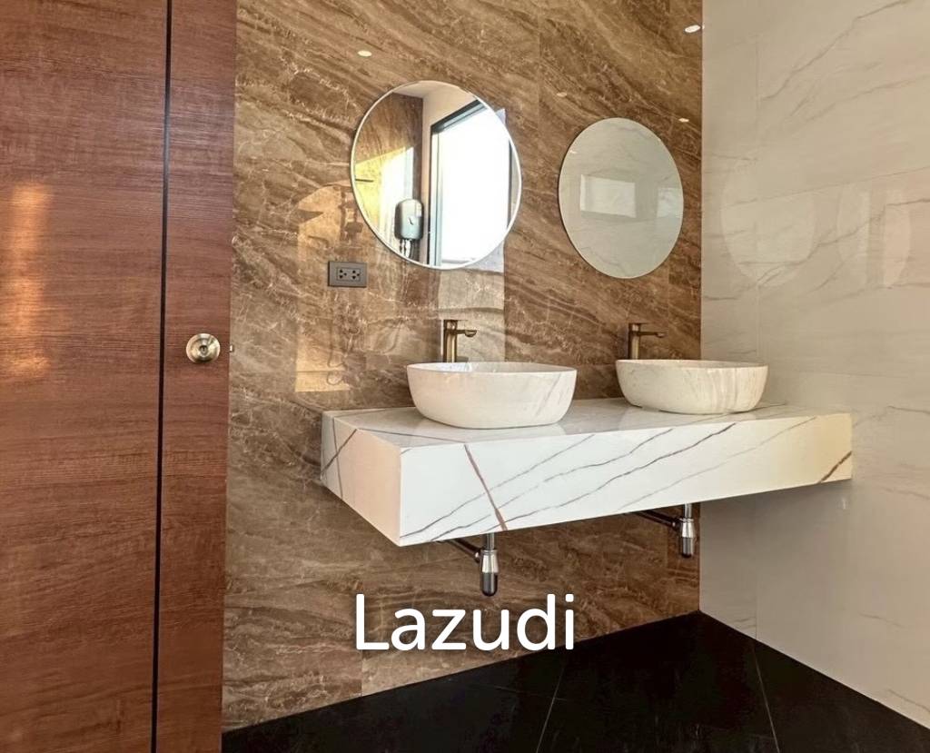 Modern 1 Bedroom Villa with Jacuzzi in Pran Buri