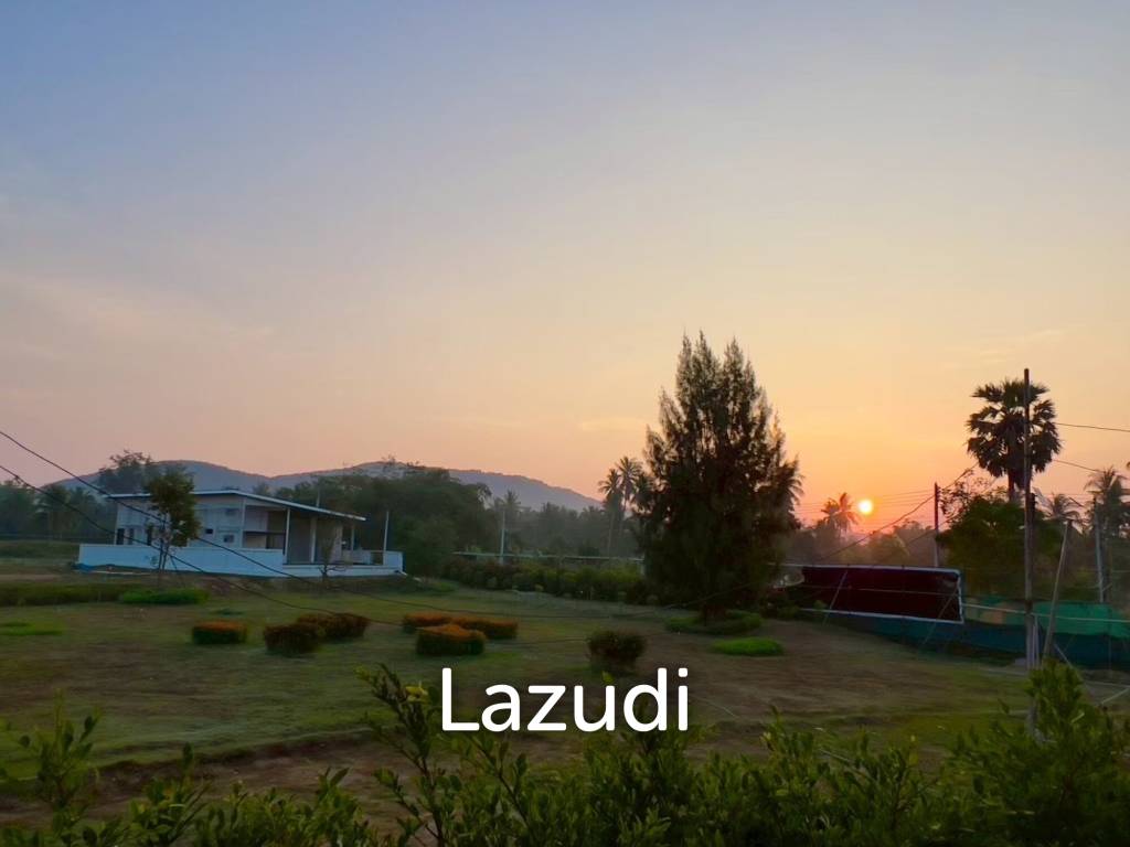 Modern 1 Bedroom Villa with Jacuzzi in Pran Buri