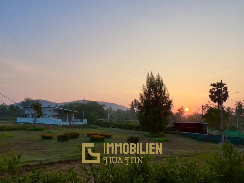 Endroit calme / vue sur la montagne / entièrement meublé