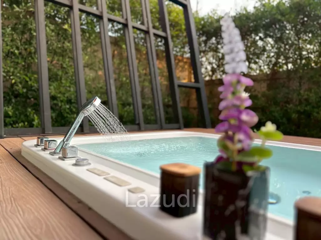 Modern 1 Bedroom Villa with Jacuzzi in Pran Buri