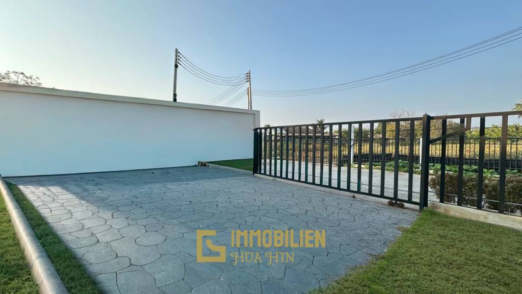 Endroit calme / vue sur la montagne / entièrement meublé