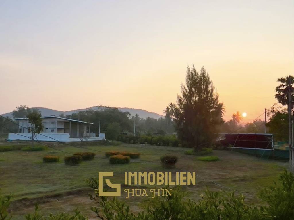 Endroit calme / vue sur la montagne / entièrement meublé