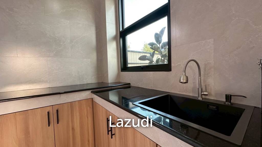 Modern 1 Bedroom Villa with Jacuzzi in Pran Buri