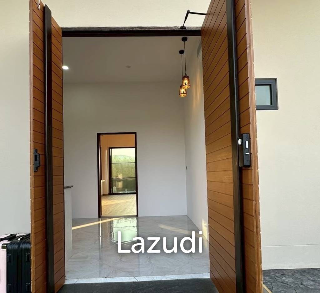 Modern 1 Bedroom Villa with Jacuzzi in Pran Buri