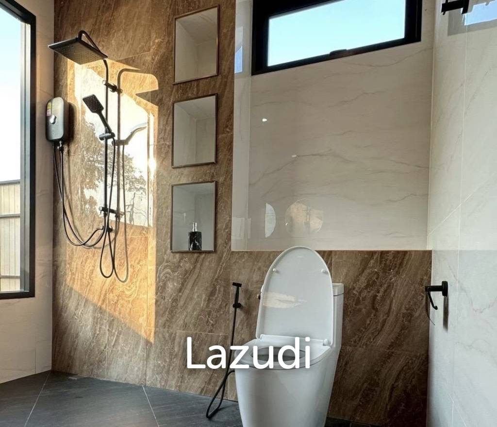 Modern 1 Bedroom Villa with Jacuzzi in Pran Buri