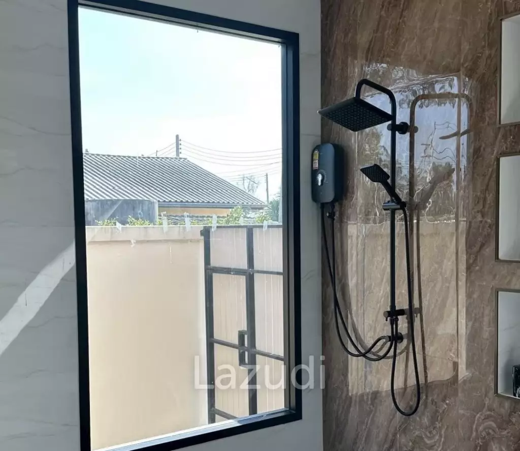 Modern 1 Bedroom Villa with Jacuzzi in Pran Buri
