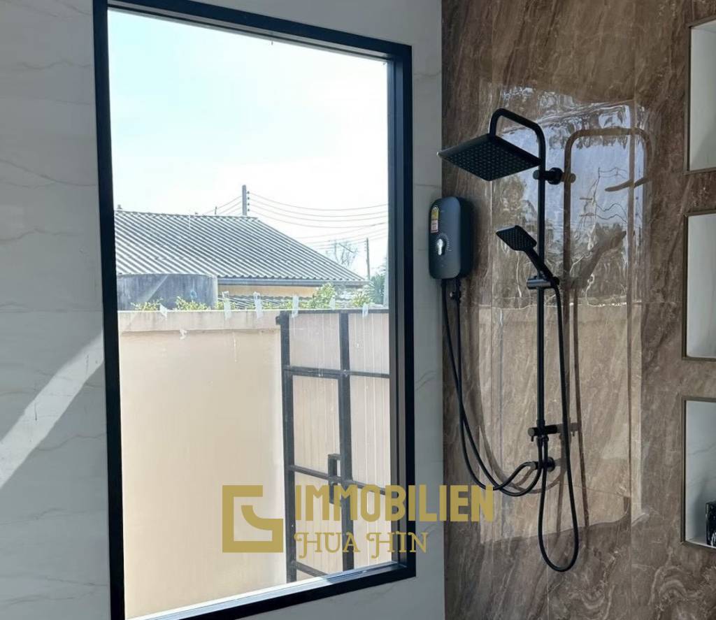 Endroit calme / vue sur la montagne / entièrement meublé