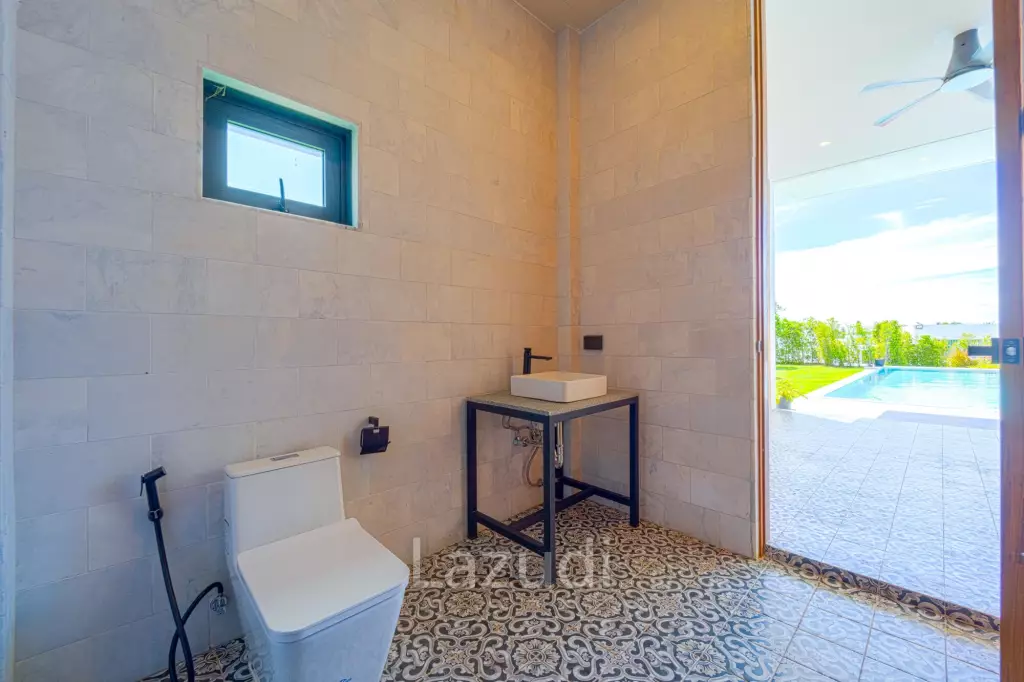 Luxury Large 3 Bedroom Pool Villa! (KH-C5)