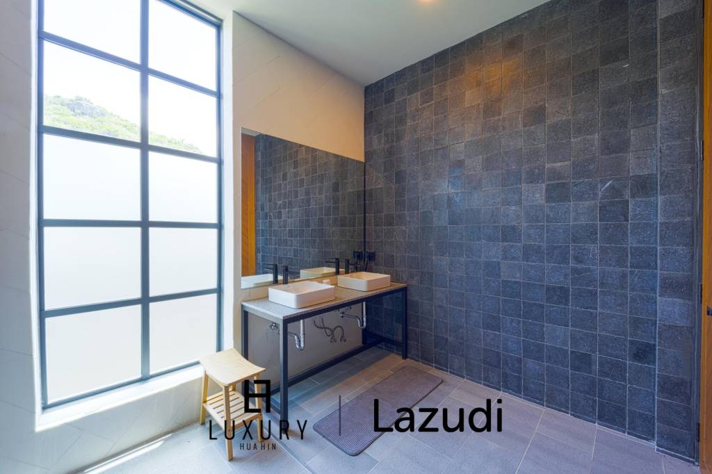 Luxury Large 3 Bedroom Pool Villa! (KH-C5)