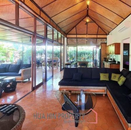 VILLA VISTA : 3 bed Balinese style villa