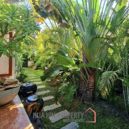 VILLA VISTA : 3 bed Balinese style villa