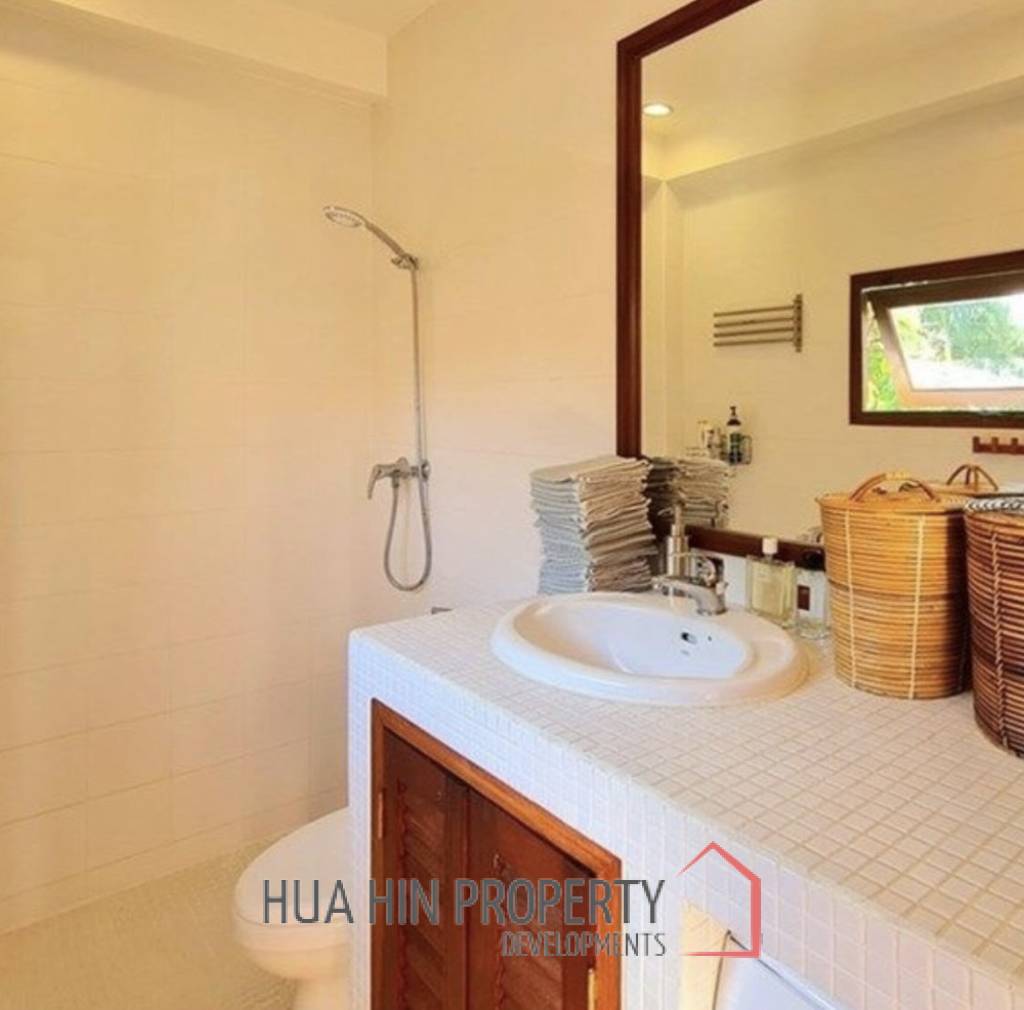 VILLA VISTA : 3 bed Balinese style villa